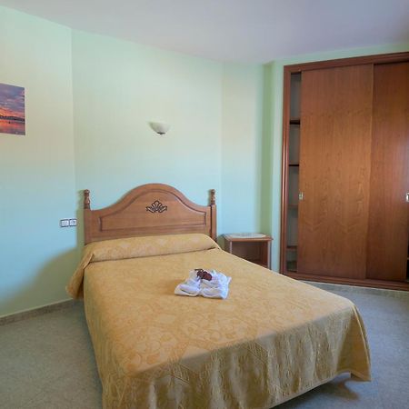 Hostal O Camouco Portonovo Szoba fotó